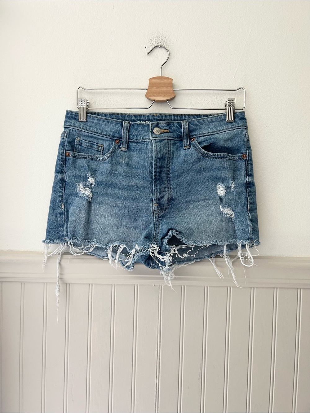 Old Navy Size 6 OG Straight High Rise Light Blue Distressed Denim Shorts